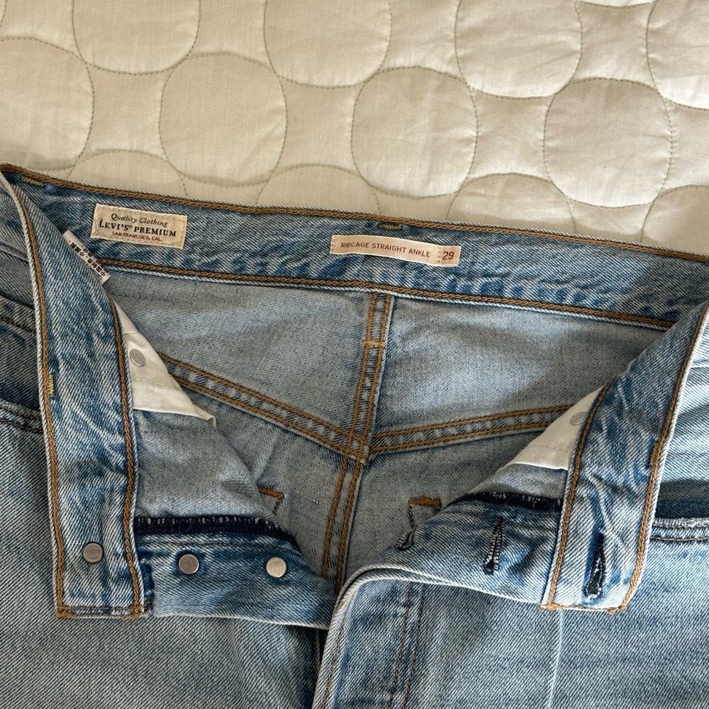 Levi's Premium Light Blue Denim Jeans